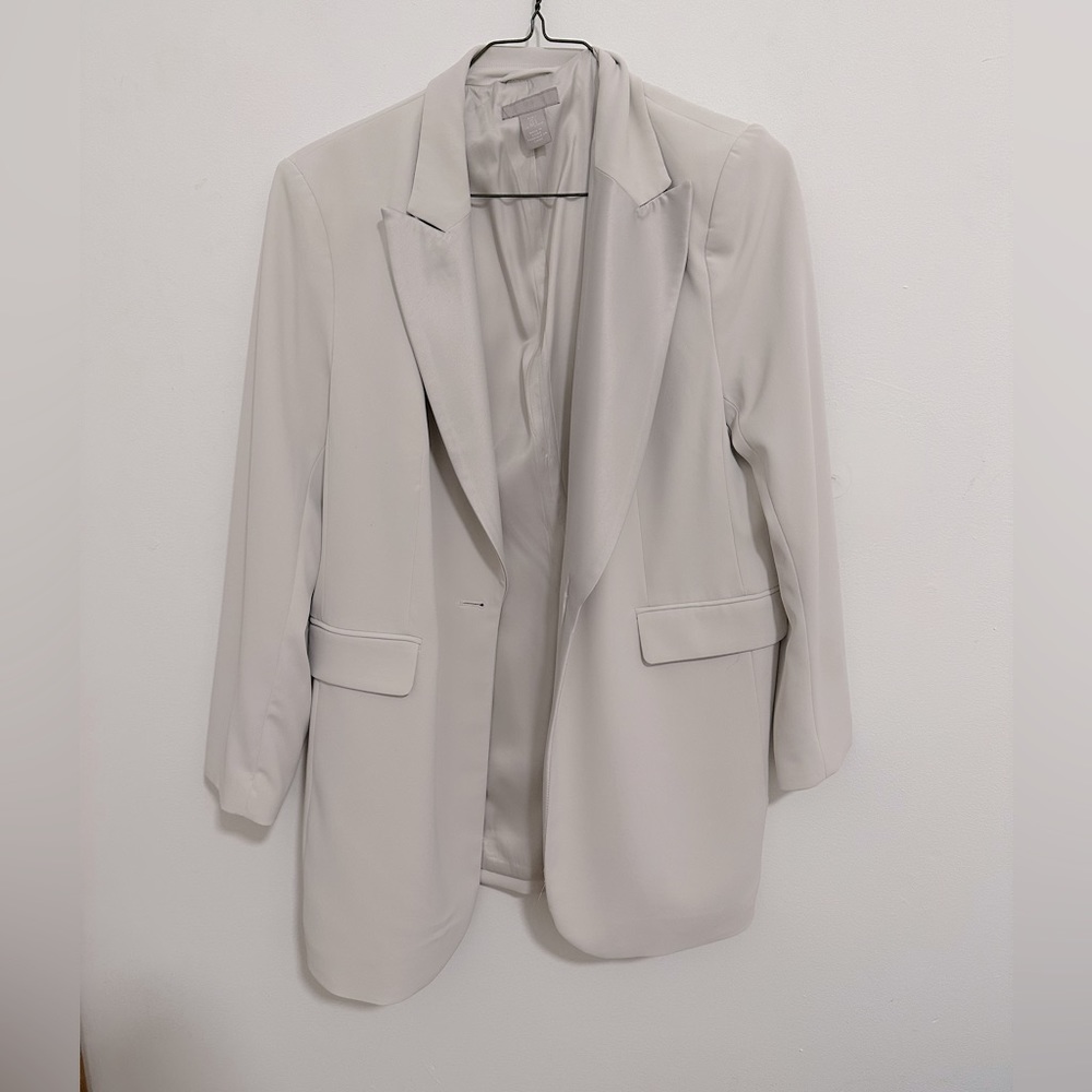 H&M Long White Blazer